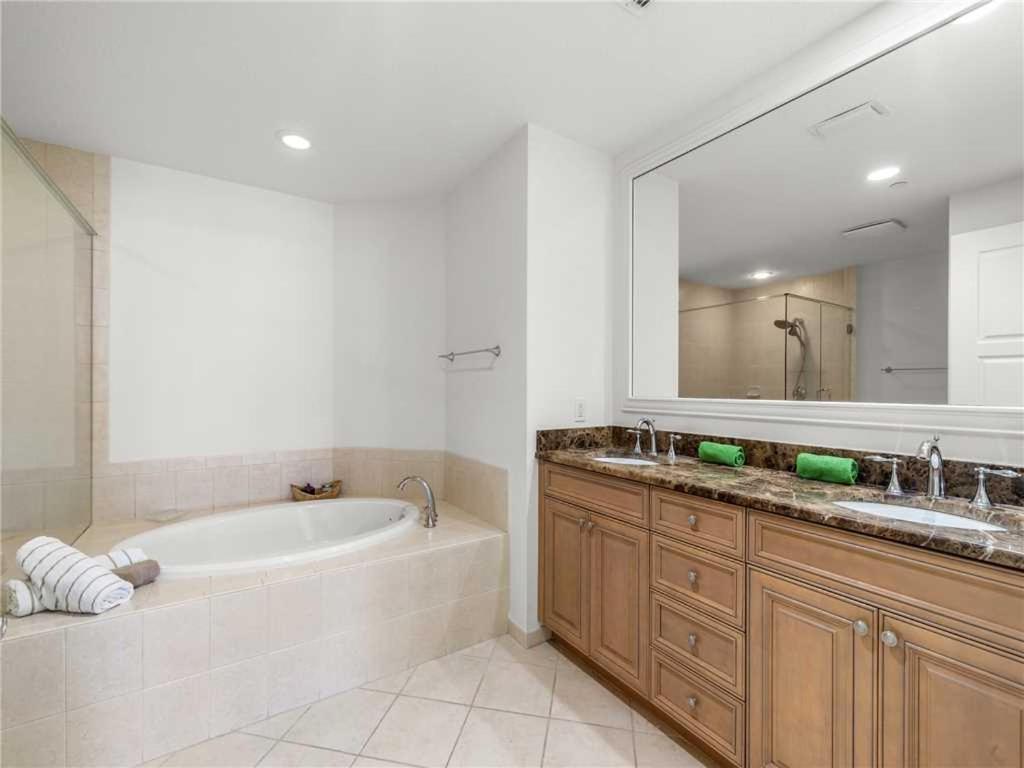 Sand Pearl 1406, 2 Bedrooms, Diamond Rated, Pool, Gym, Sleeps 6 克利尔沃特 外观 照片